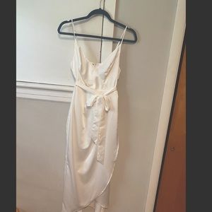 White LuLu’s midi dress